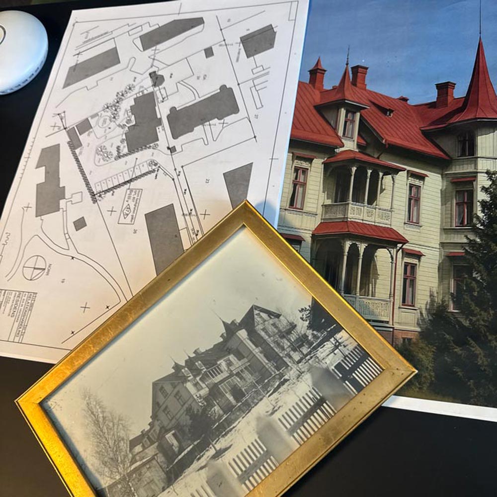 Ritning och en bild på det gamla samt det nyrenoverade huset